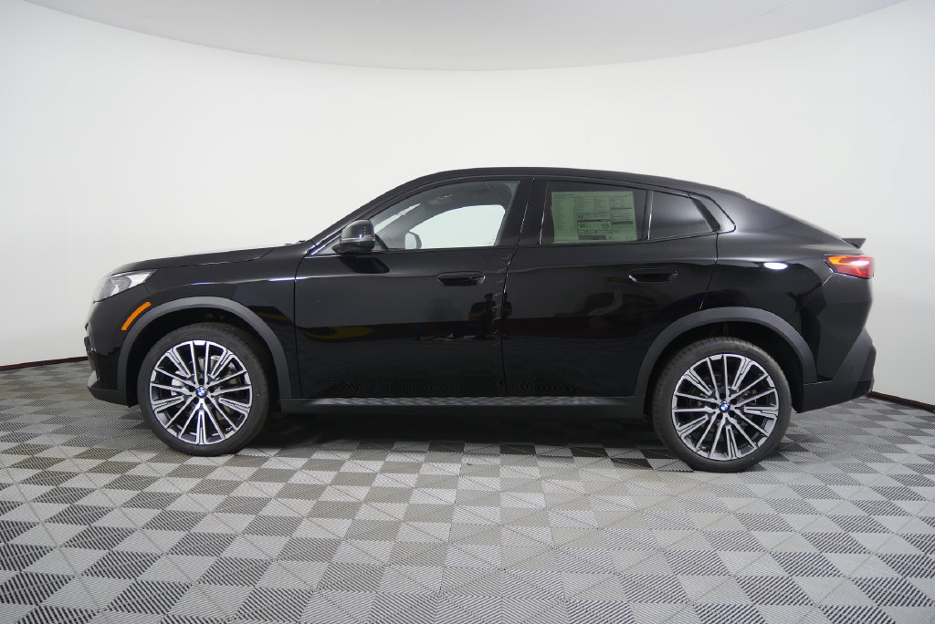 New 2026 BMW X2 xDrive28i w/ Technology Package AWD/4WD image 7