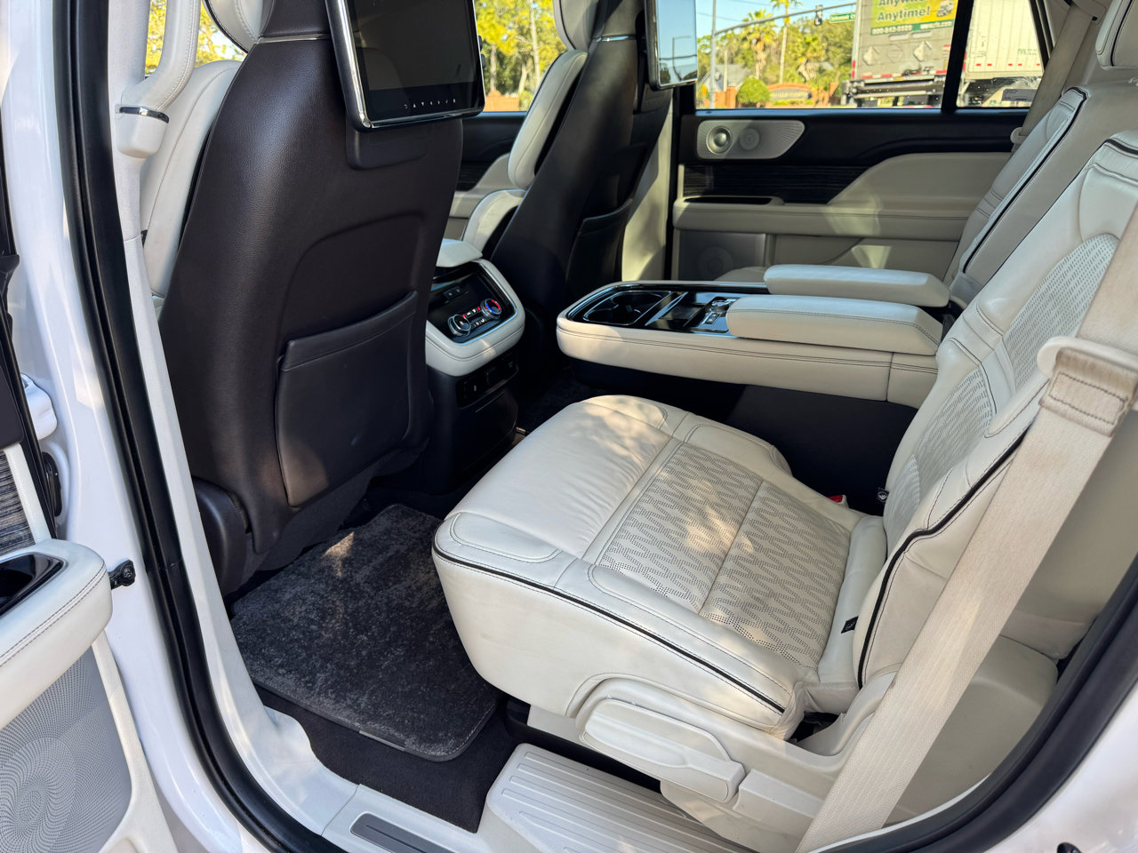 Used 2018 Lincoln Navigator Black Label w/ Cargo Package image 40