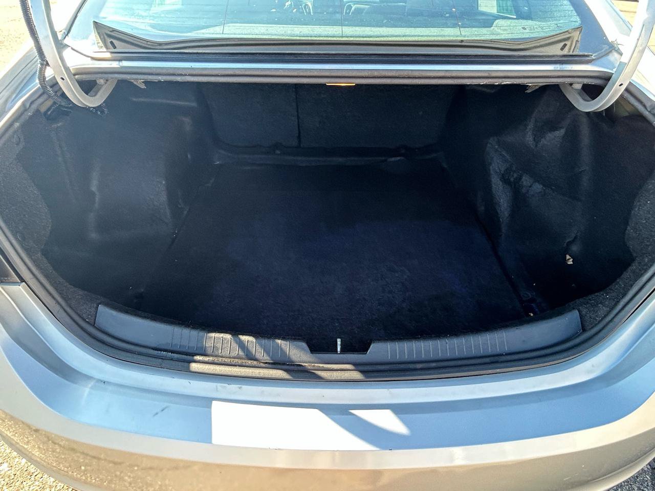 Used 2020 Chevrolet Malibu LT FWD image 28
