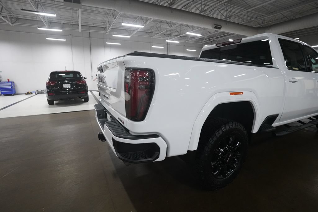 Used 2025 GMC Sierra 2500 AT4 w/ AT4 Preferred Package AWD/4WD image 33
