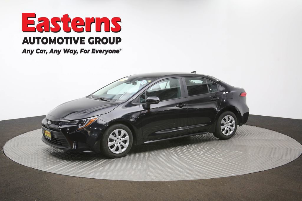 Used 2025 Toyota Corolla LE image 57