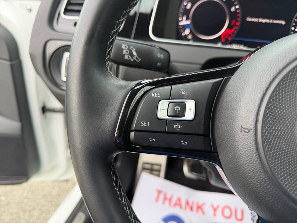 Used 2019 Volkswagen Golf R 4-Door image 23