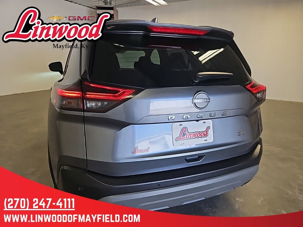 Used 2023 Nissan Rogue SV image 4
