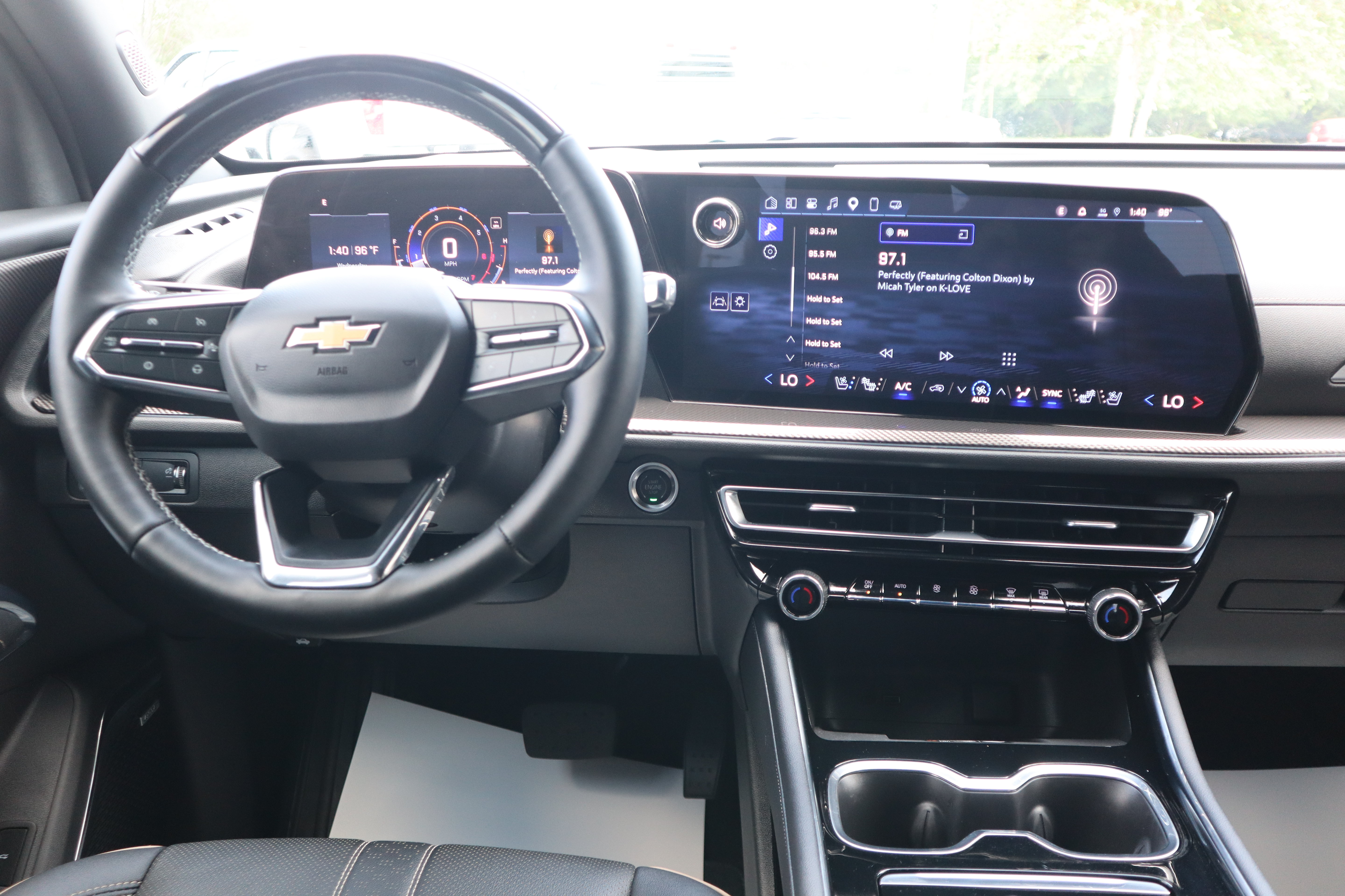 Used 2025 Chevrolet Traverse High Country FWD image 12