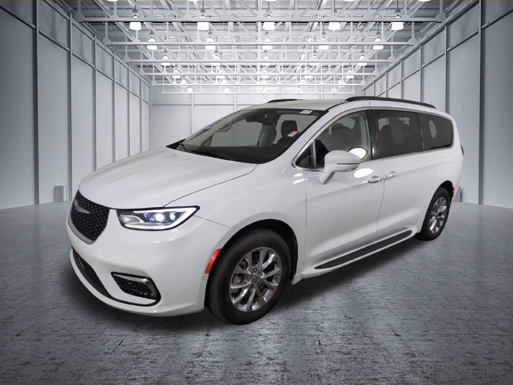 Used 2022 Chrysler Pacifica Touring-L w/ Uconnect Theater Family Group AWD/4WD image 1