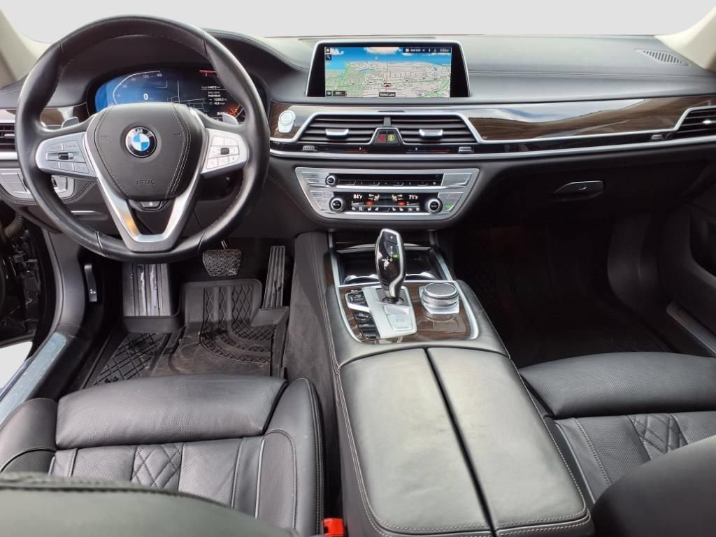 Used 2021 BMW 740i xDrive w/ Premium Package AWD/4WD image 13