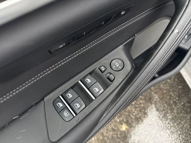 Used 2022 BMW 540i xDrive w/ Executive Package image 10