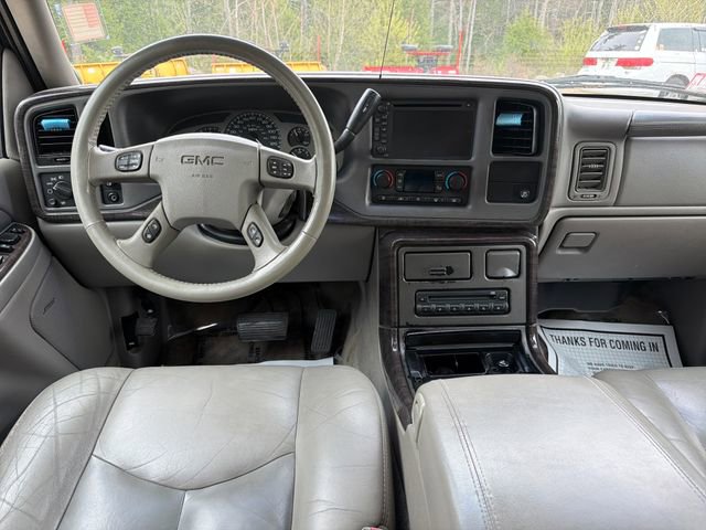 Used 2005 GMC Yukon Denali AWD/4WD image 12