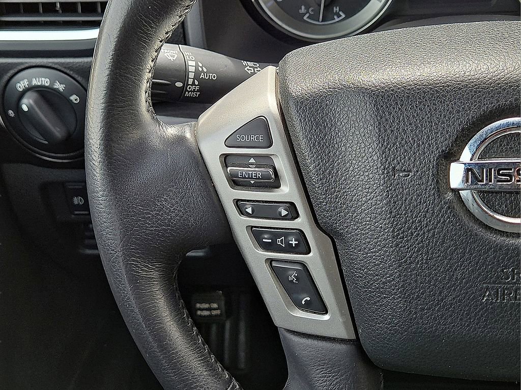 Used 2019 Nissan Titan SV w/ SV Convenience Package image 19