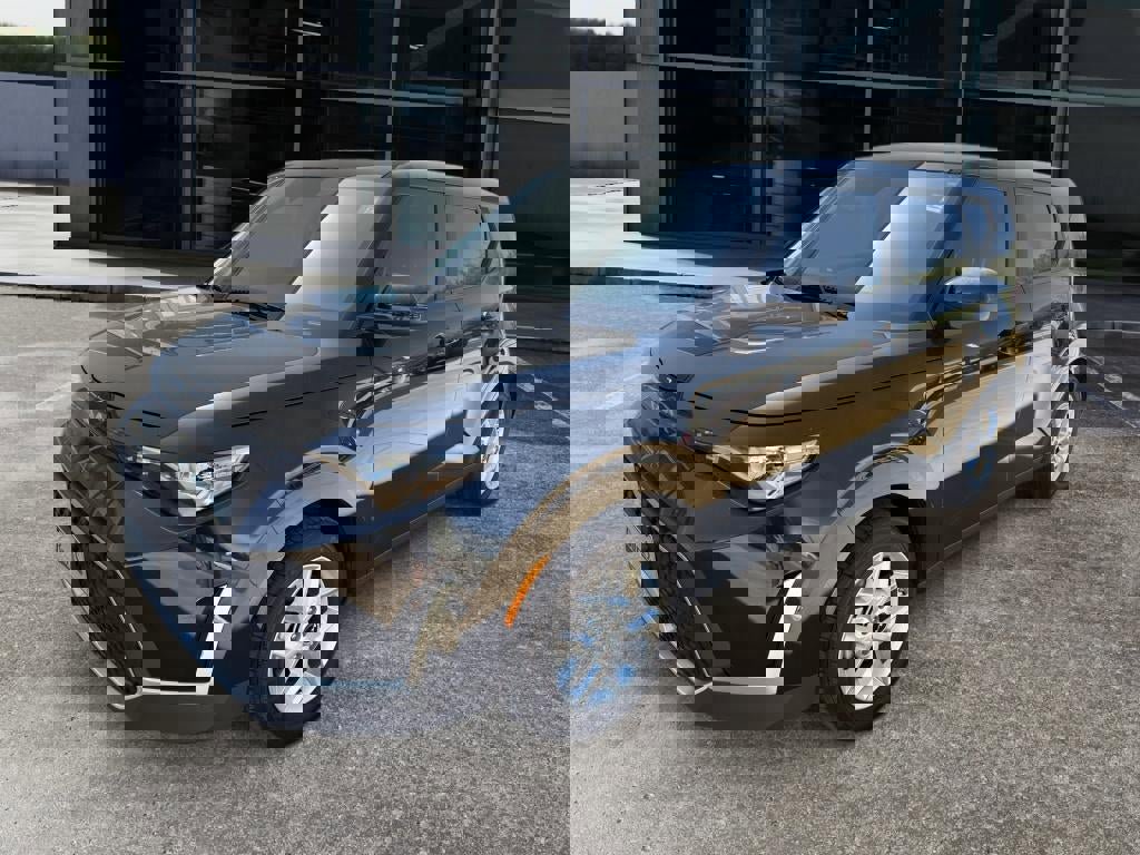 Used 2024 Kia Soul LX w/ Option Group 015 image 3