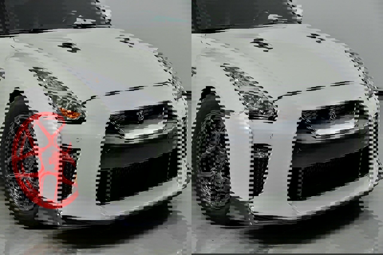 Used 2019 Nissan GT-R Premium image 3