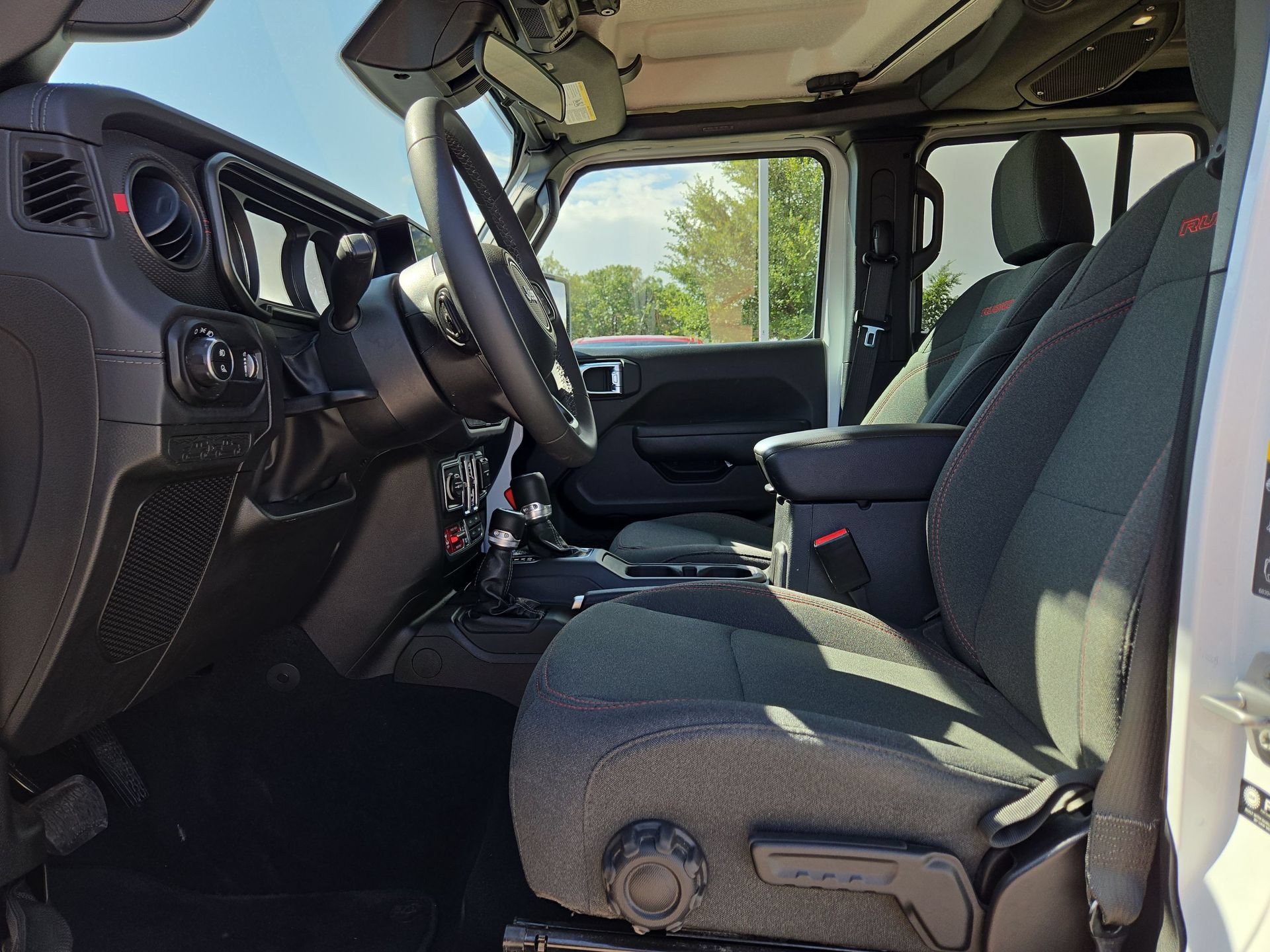 Used 2026 Jeep Gladiator Rubicon AWD/4WD image 16