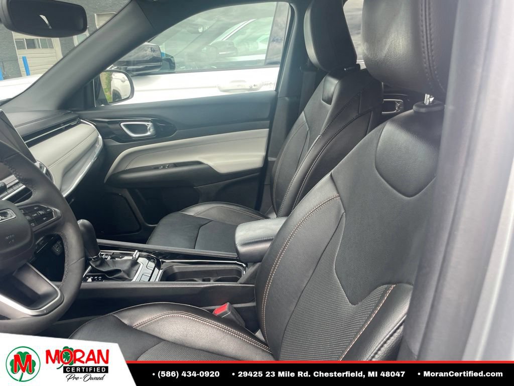 Used 2023 Jeep Compass Limited AWD/4WD image 10
