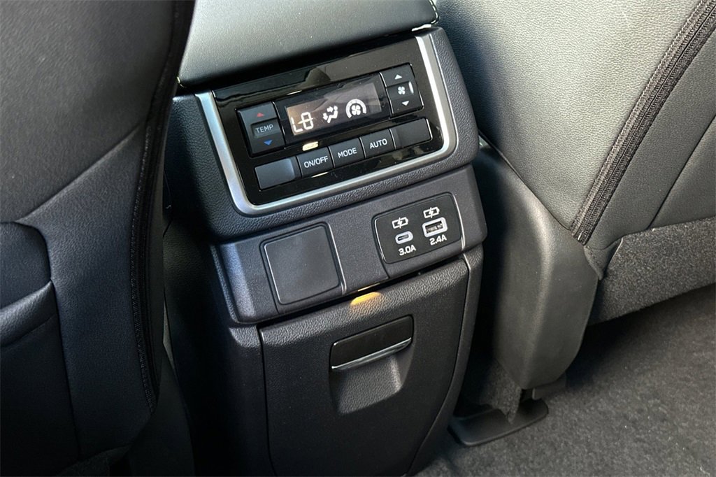 New 2025 Subaru Ascent Onyx Edition image 16