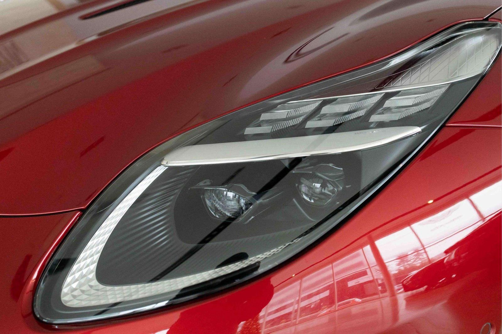 Used 2025 Aston Martin DB12 Convertible RWD image 46
