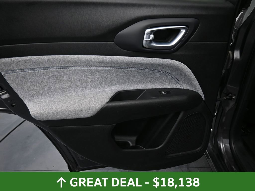 Used 2024 Jeep Compass Latitude image 44