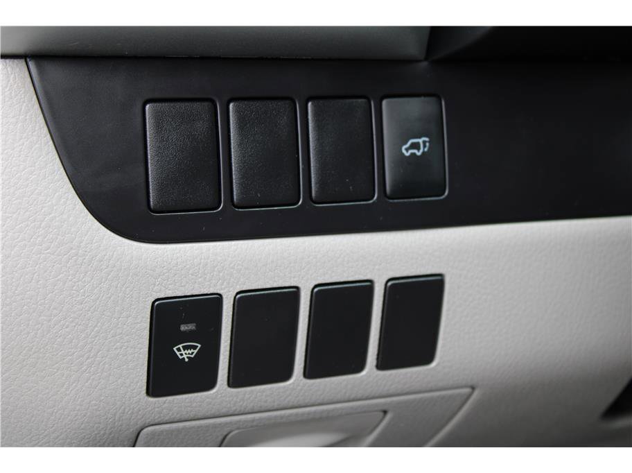 Used 2016 Toyota Highlander XLE image 16