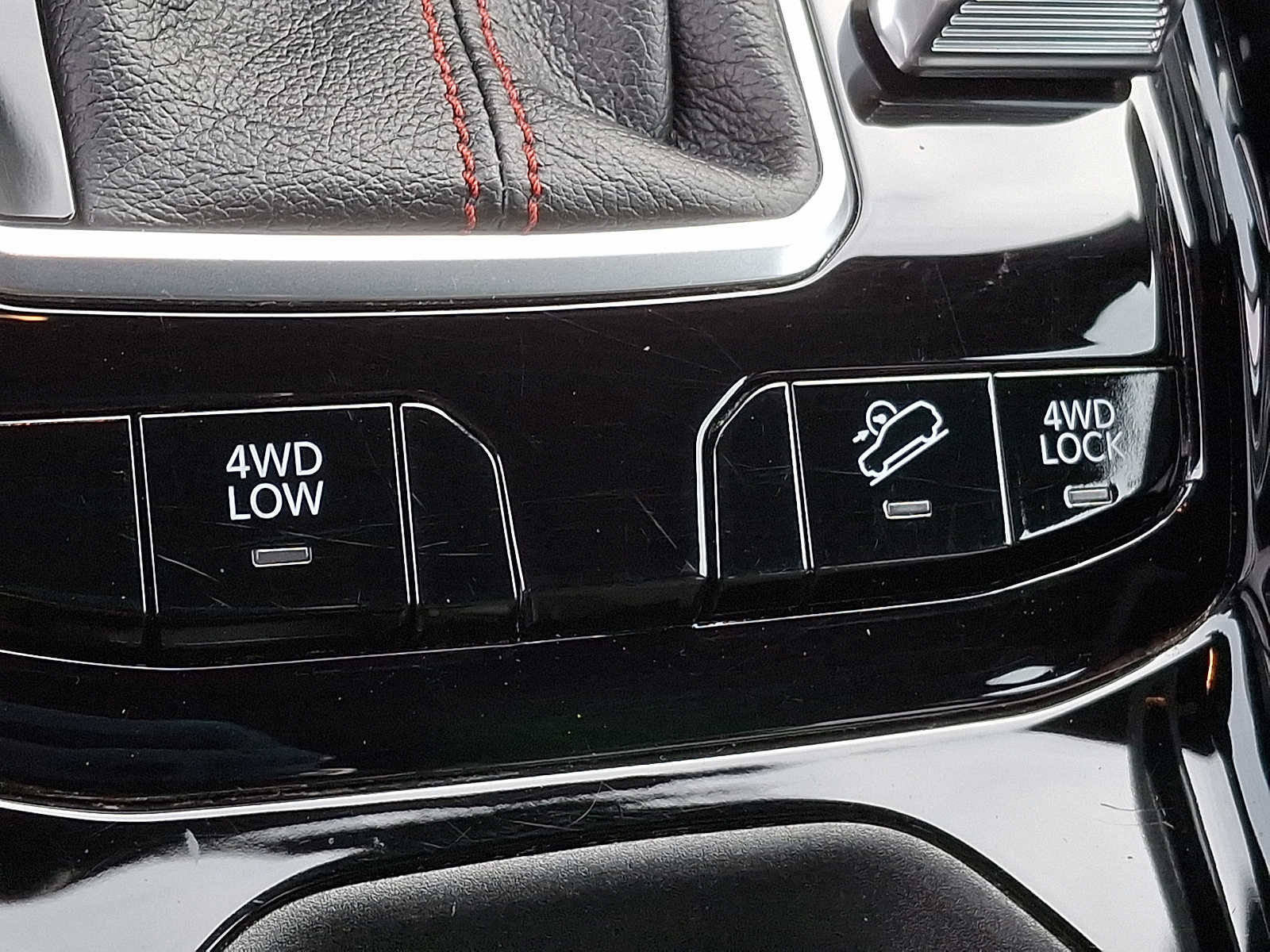 Used 2024 Jeep Compass Trailhawk image 20