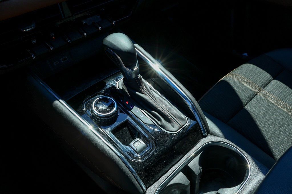 Used 2024 GMC Canyon AT4 image 15