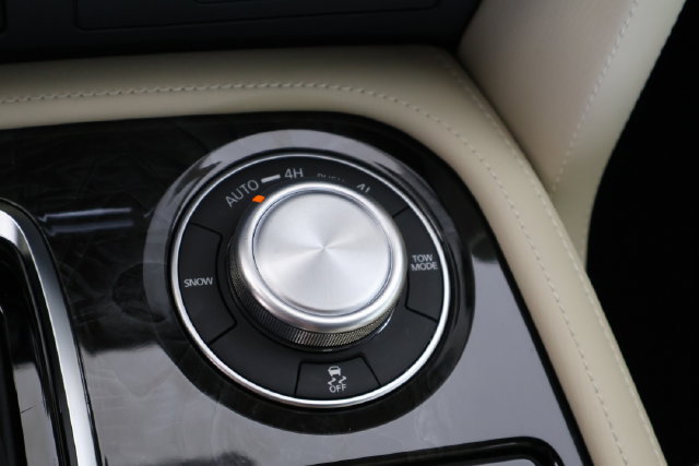 Used 2024 INFINITI QX80 Sensory w/ Cargo Package AWD/4WD image 29