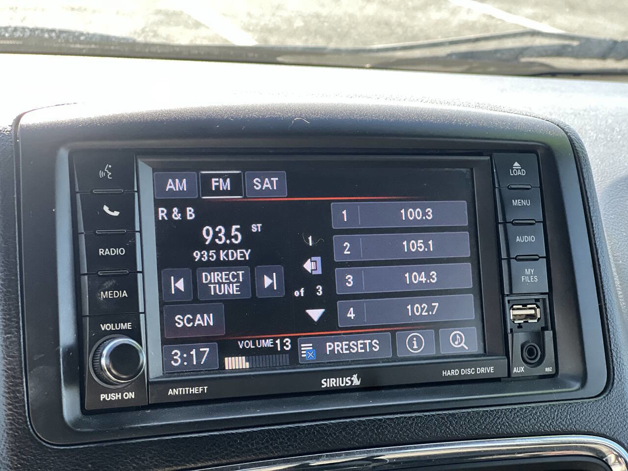 Used 2019 Dodge Grand Caravan SXT image 12