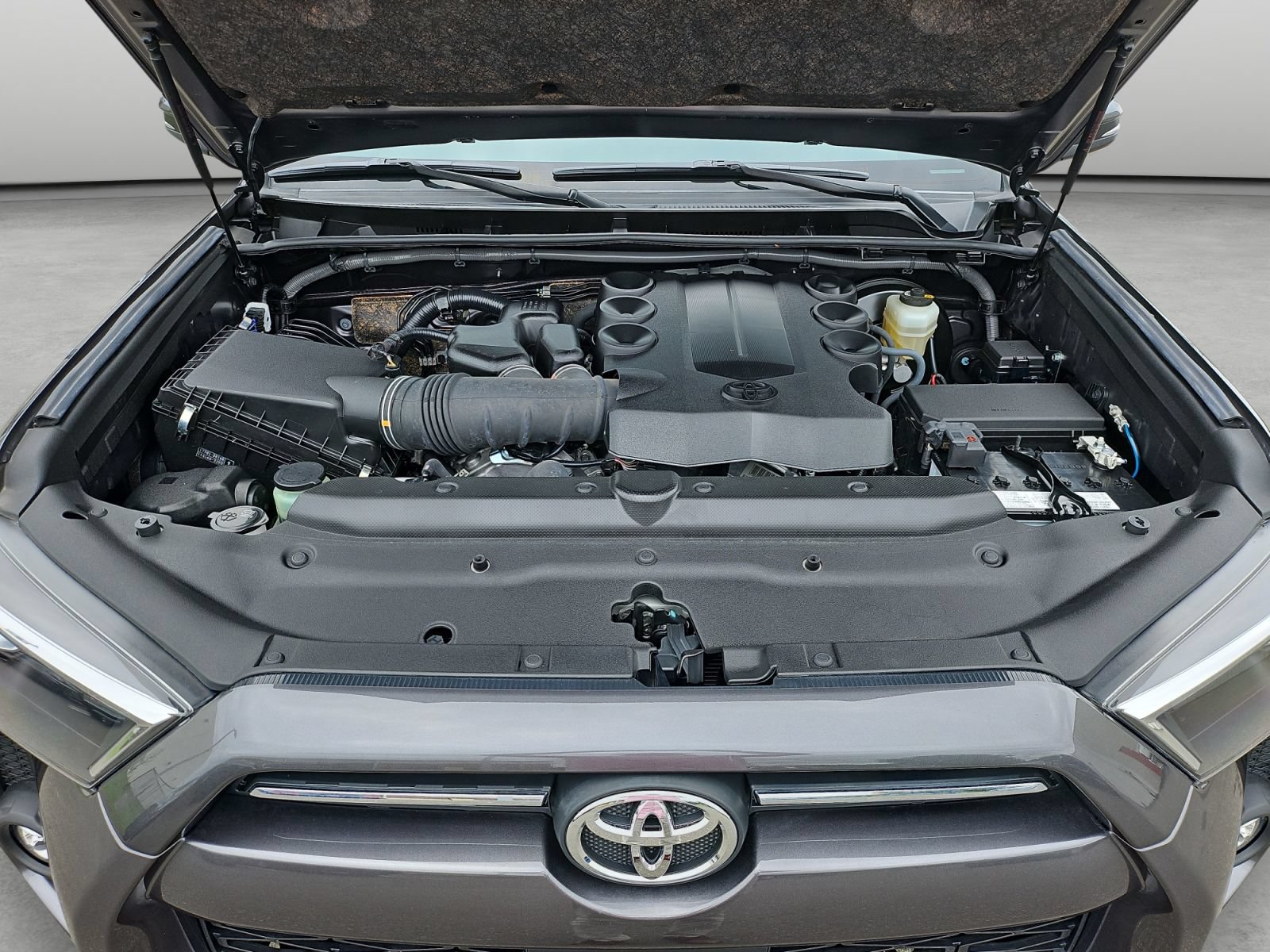 Used 2023 Toyota 4Runner SR5 Premium w/ Moonroof Package RWD image 32