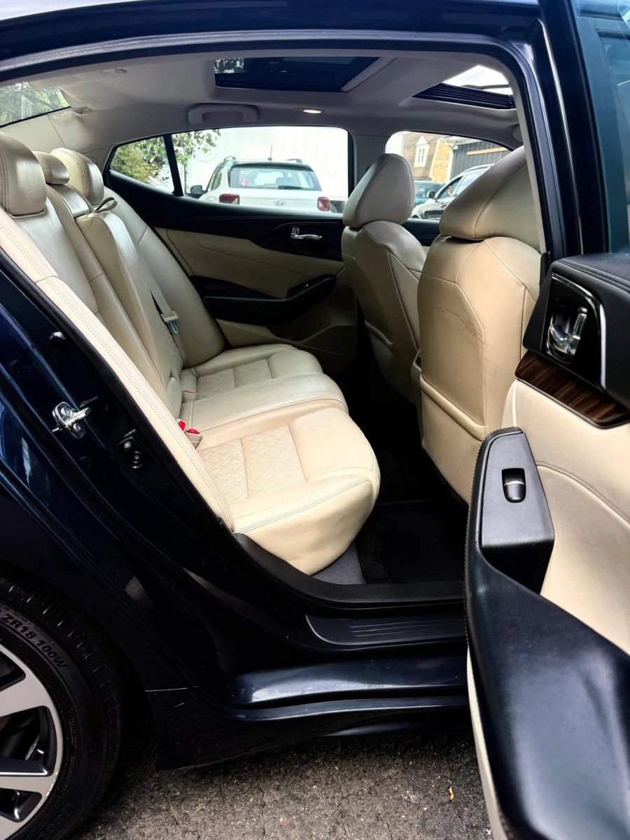 Used 2016 Nissan Maxima Platinum FWD image 27