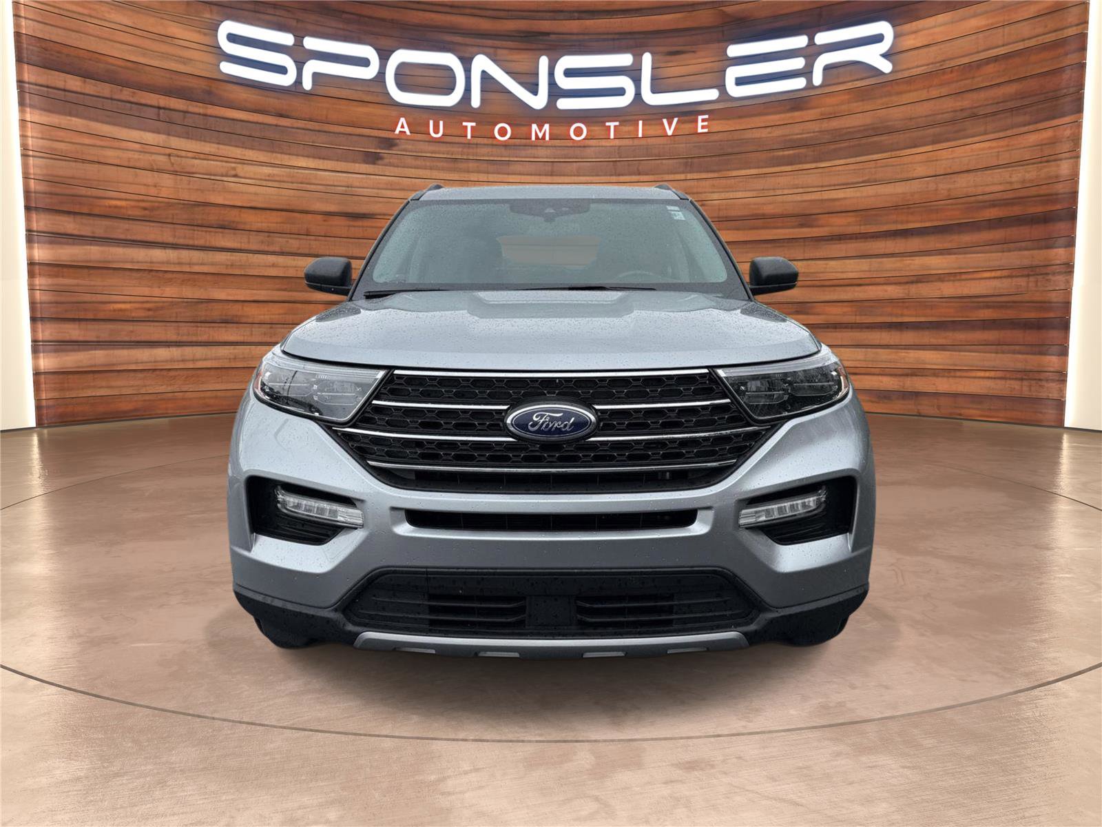 Used 2022 Ford Explorer XLT w/ Equipment Group 202A AWD/4WD image 10