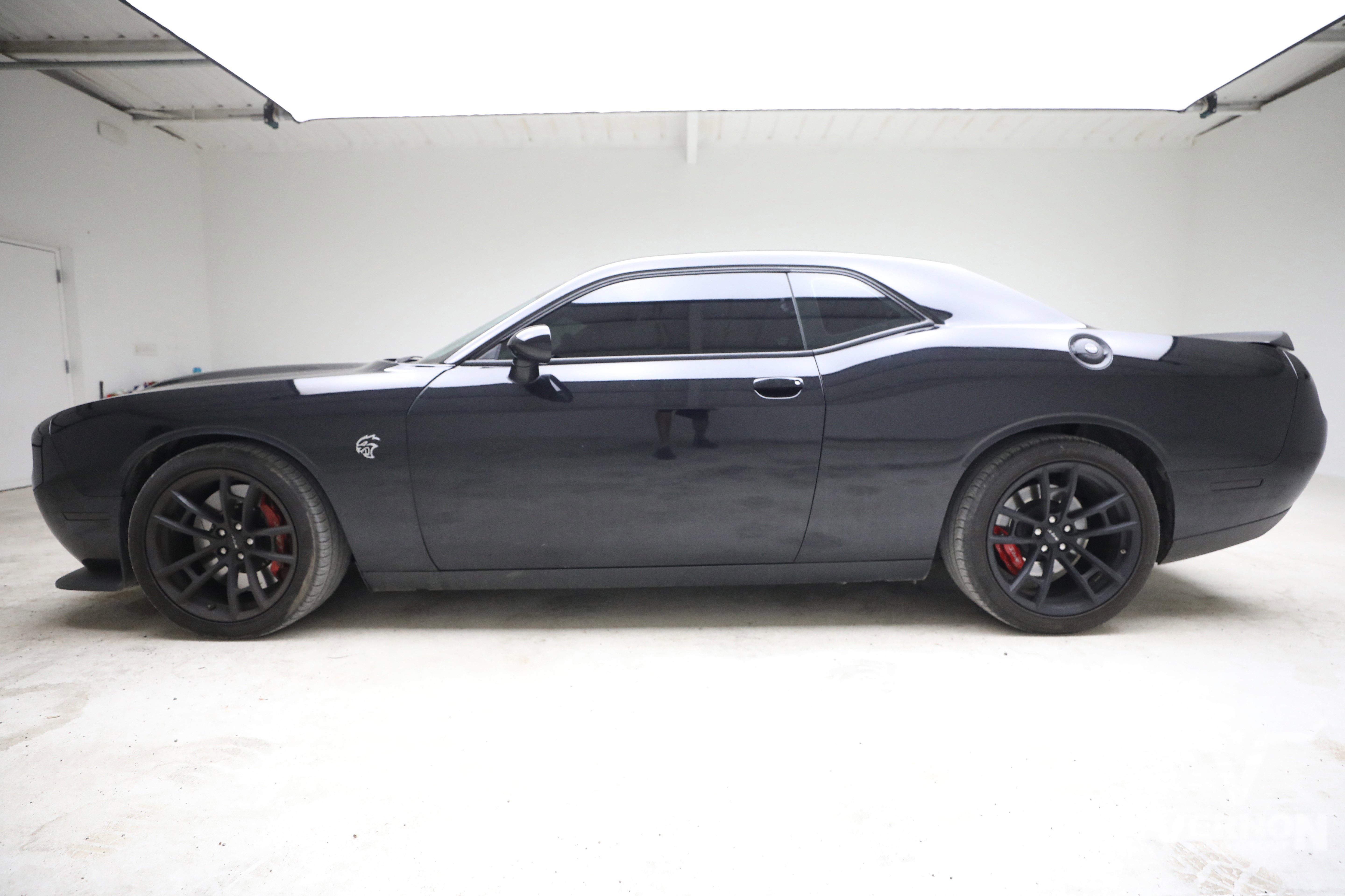Used 2023 Dodge Challenger SRT Hellcat RWD image 2