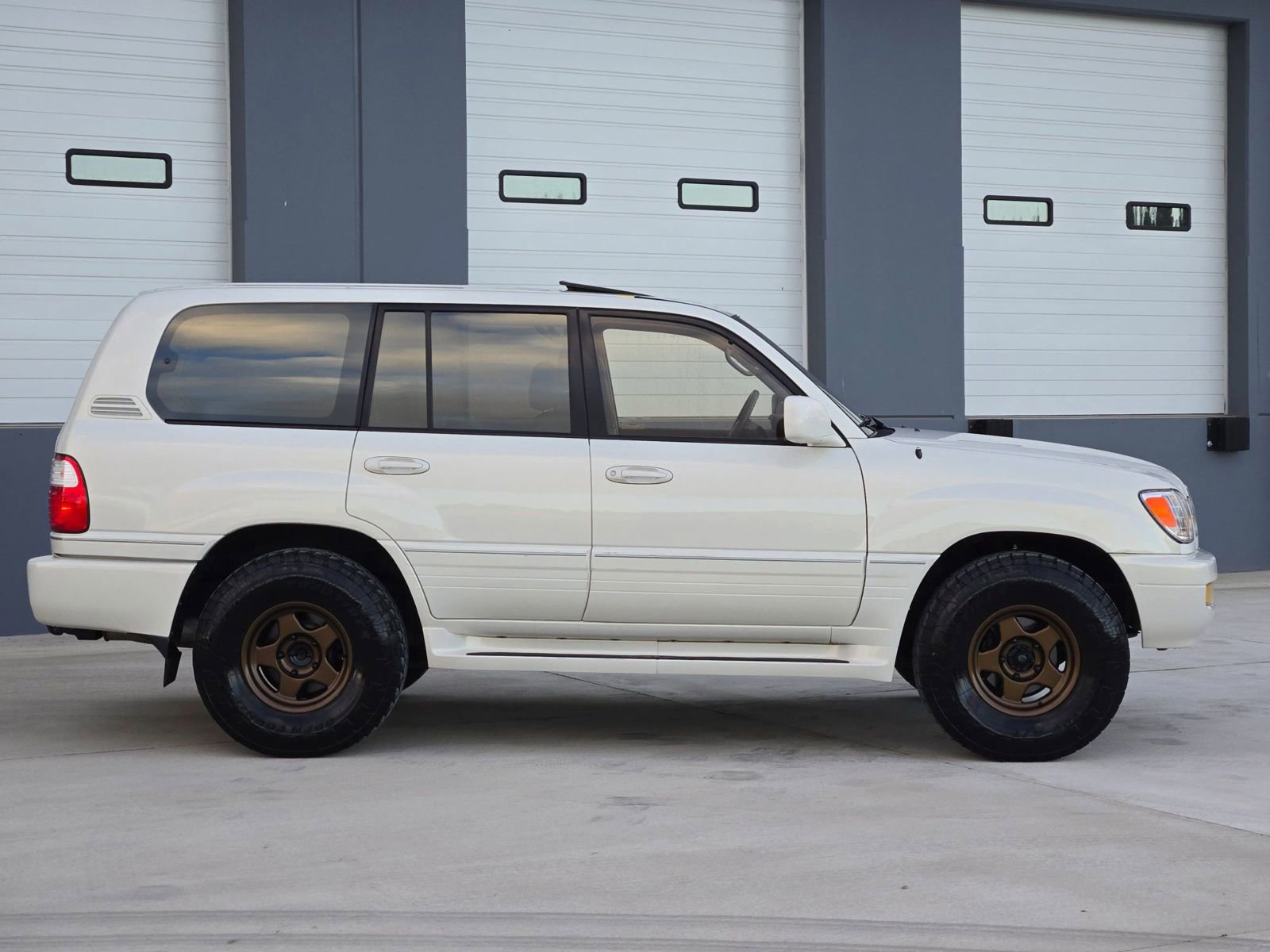 Used 1999 Lexus LX 470 4WD image 9
