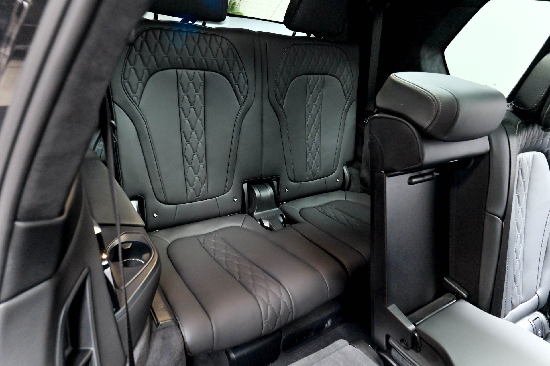 Used 2023 BMW ALPINA XB7 AWD/4WD image 32