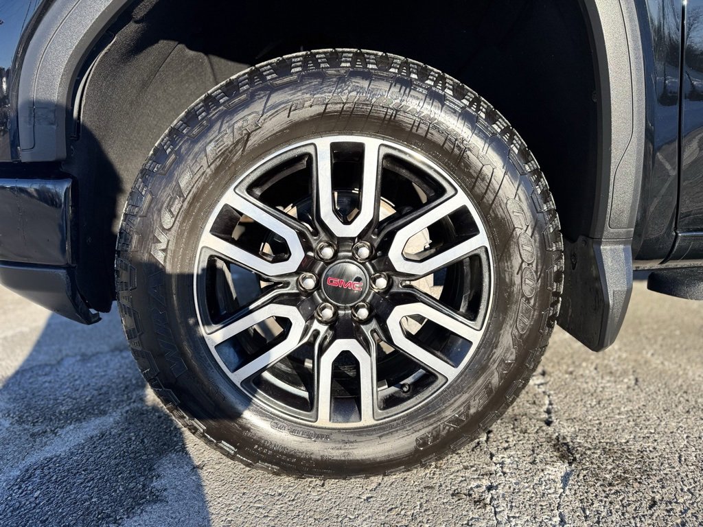 Used 2024 GMC Sierra 1500 AT4 w/ AT4 Premium Package image 3