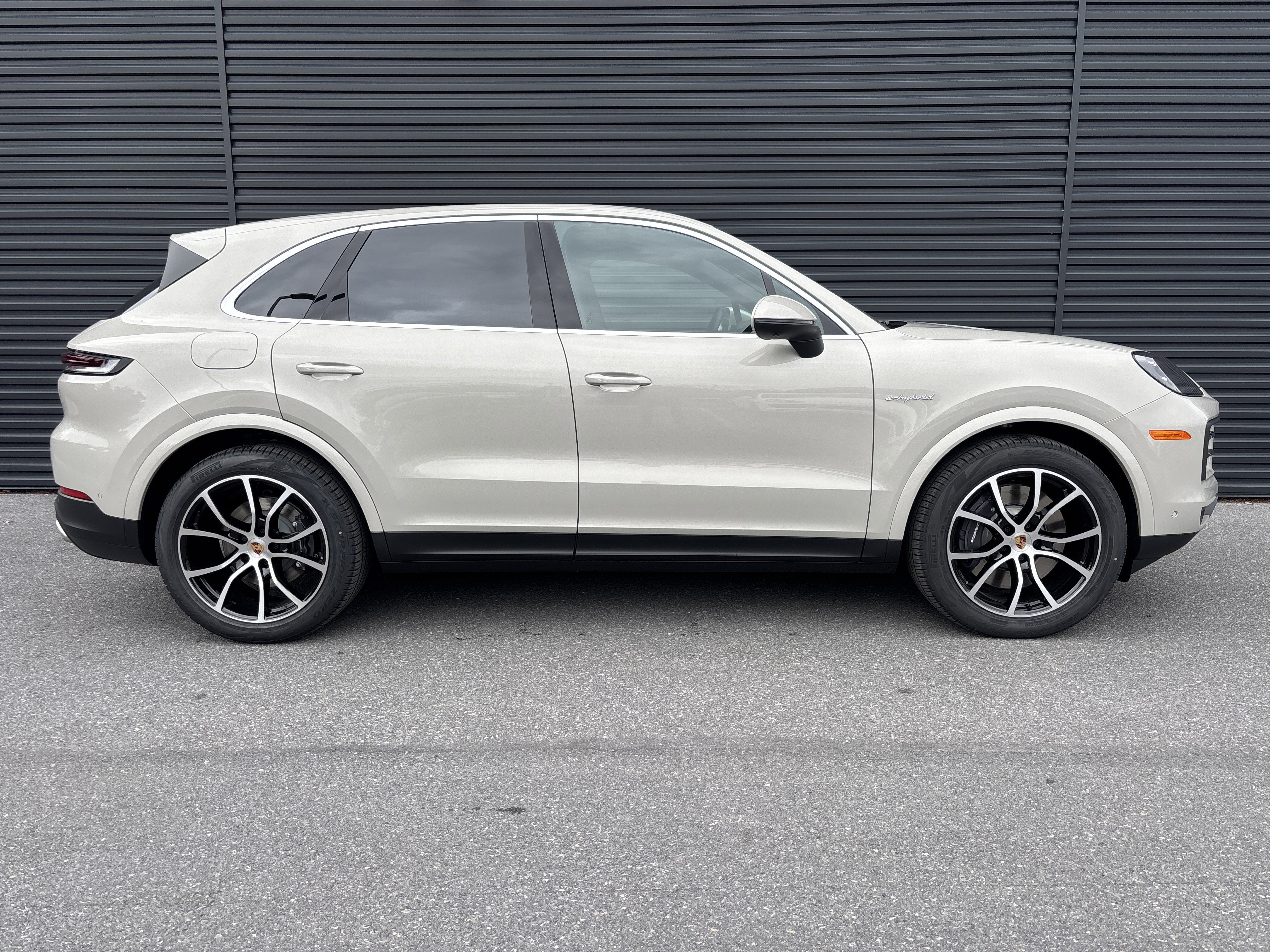 New 2026 Porsche Cayenne E-Hybrid AWD/4WD image 8