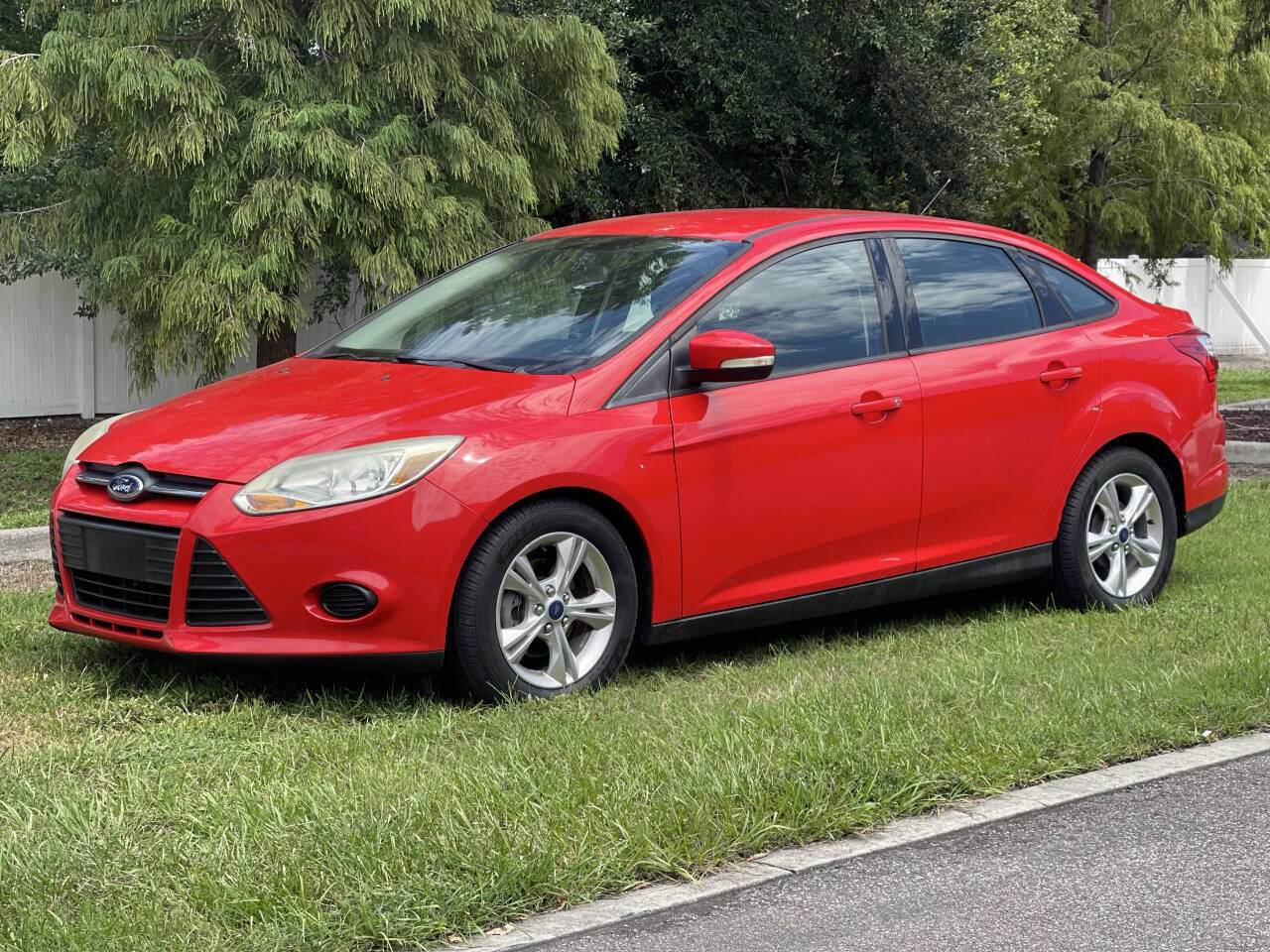 Used 2014 Ford Focus SE FWD image 1