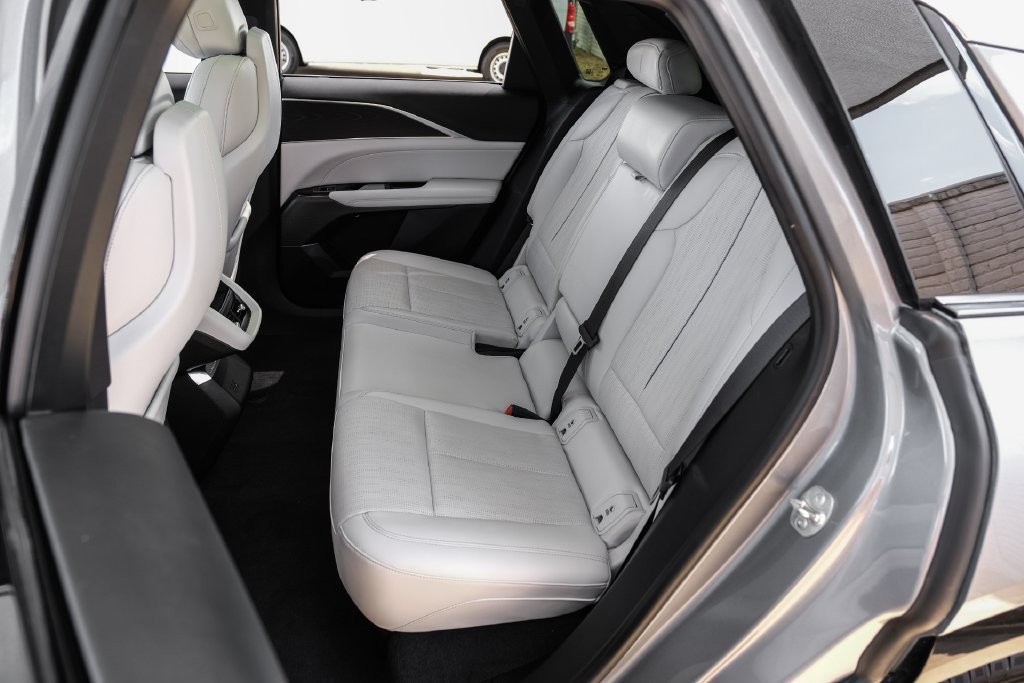 Used 2024 Cadillac Lyriq Luxury w/ LPO, Floor Liner Package RWD image 37