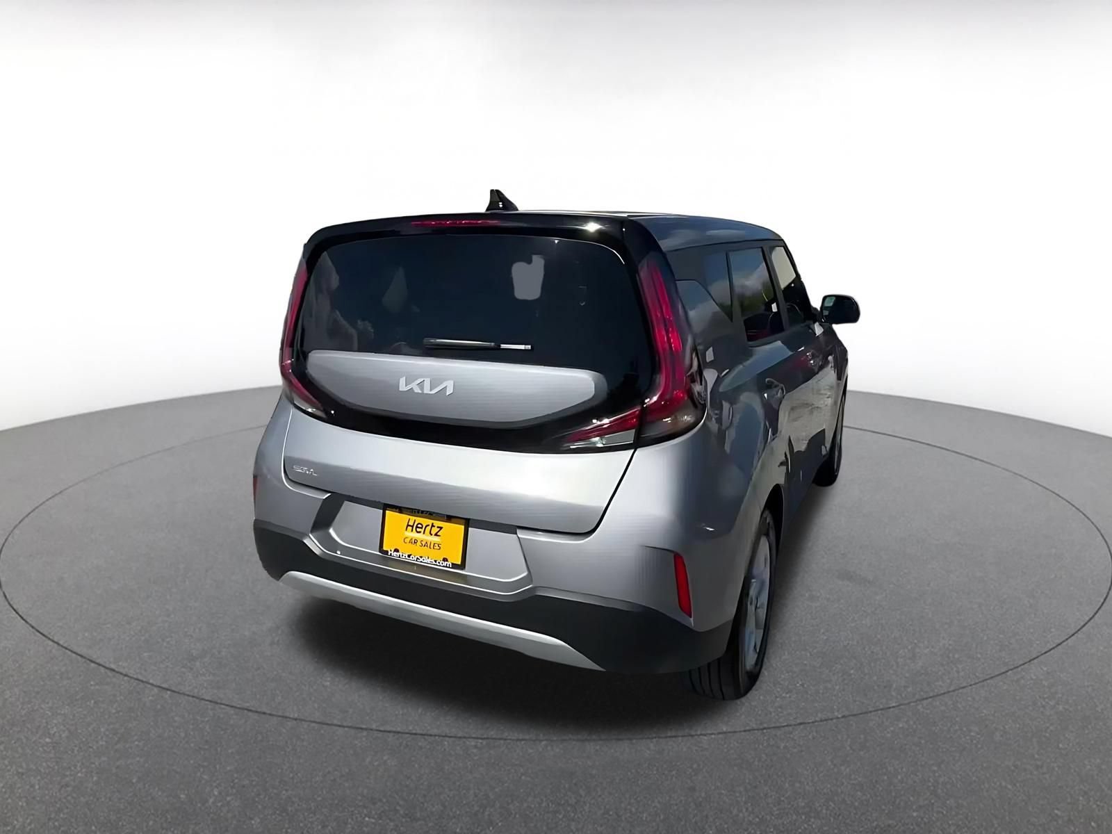 Used 2025 Kia Soul LX w/ LX Technology Package FWD image 14