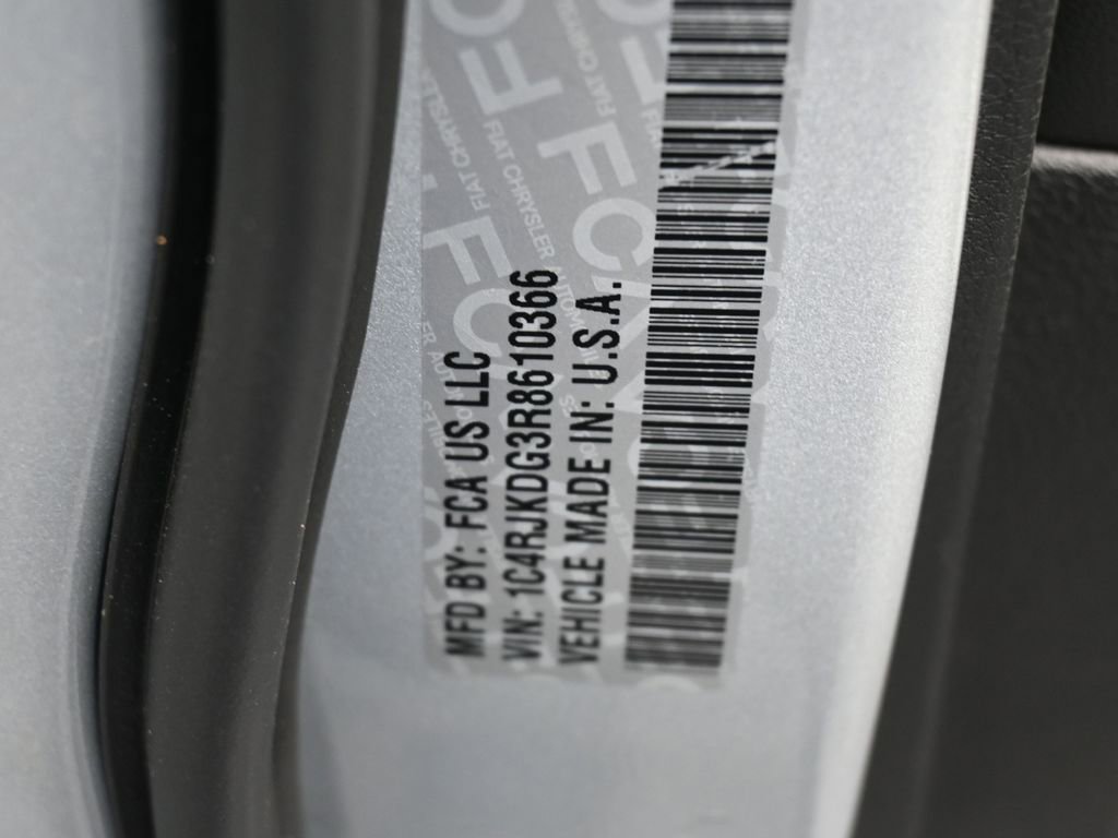 Used 2024 Jeep Grand Cherokee L Overland w/ Advanced Protech Group III image 18