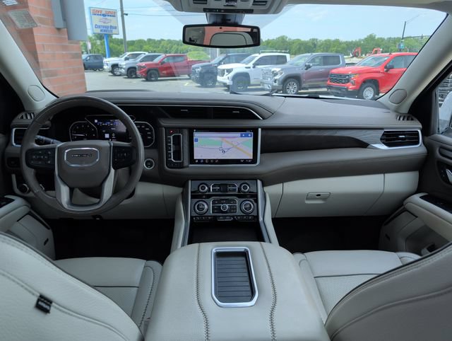 Used 2021 GMC Yukon XL Denali w/ LPO, Illumination Package AWD/4WD image 15