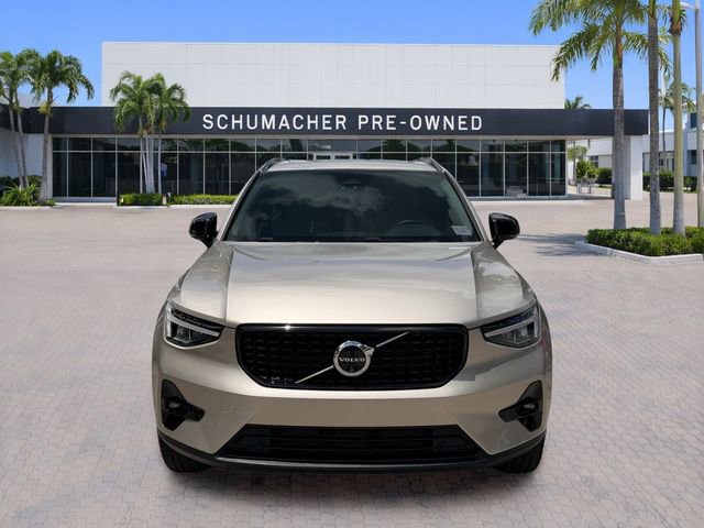 Used 2024 Volvo XC40 B5 Plus w/ Protection Package Premier AWD/4WD image 2