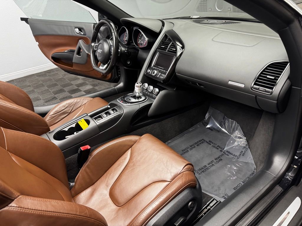 Used 2011 Audi R8 V10 image 42