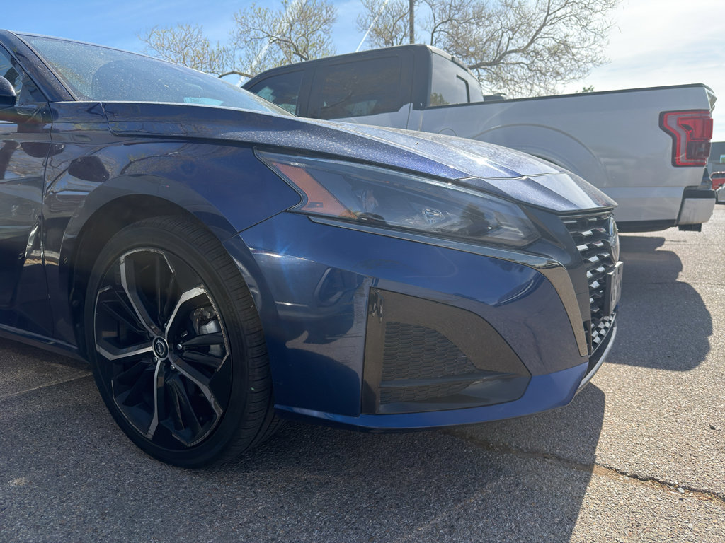 Used 2024 Nissan Altima 2.5 SR image 14