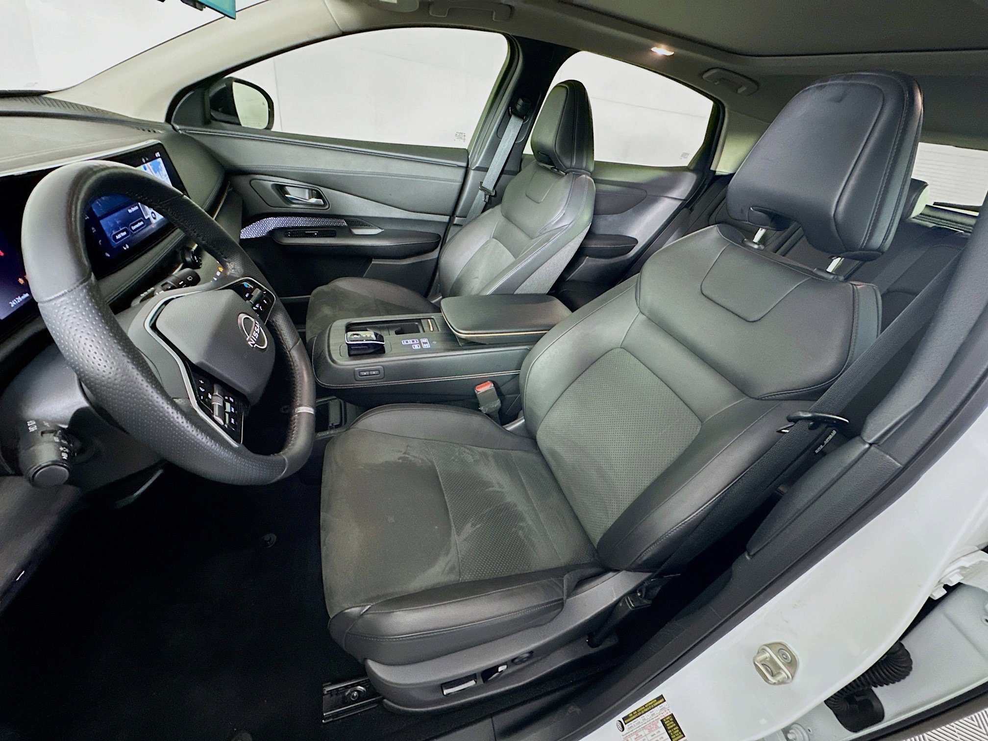 Used 2023 Nissan Ariya FWD image 13