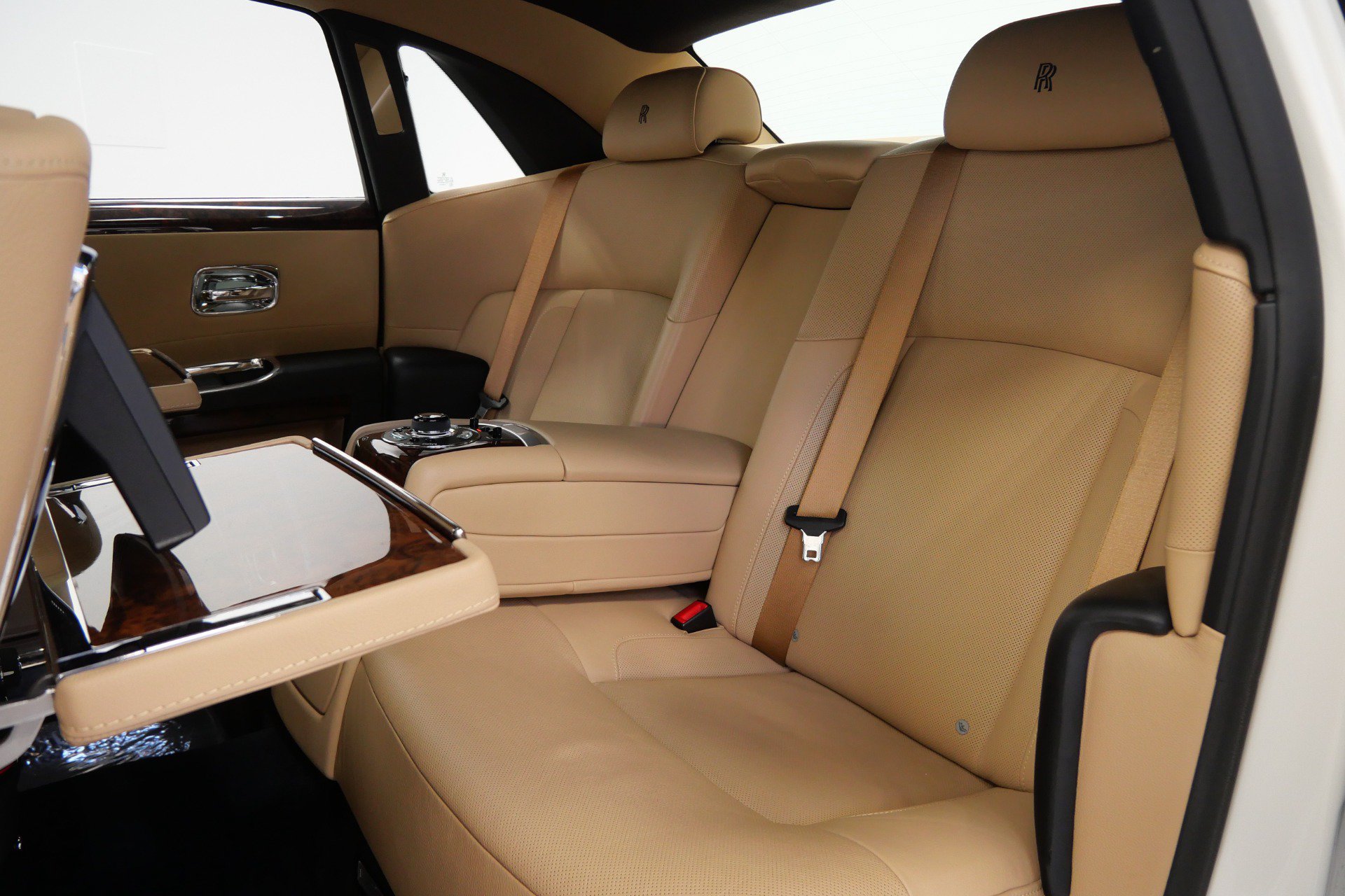 Used 2013 Rolls-Royce Ghost RWD image 32