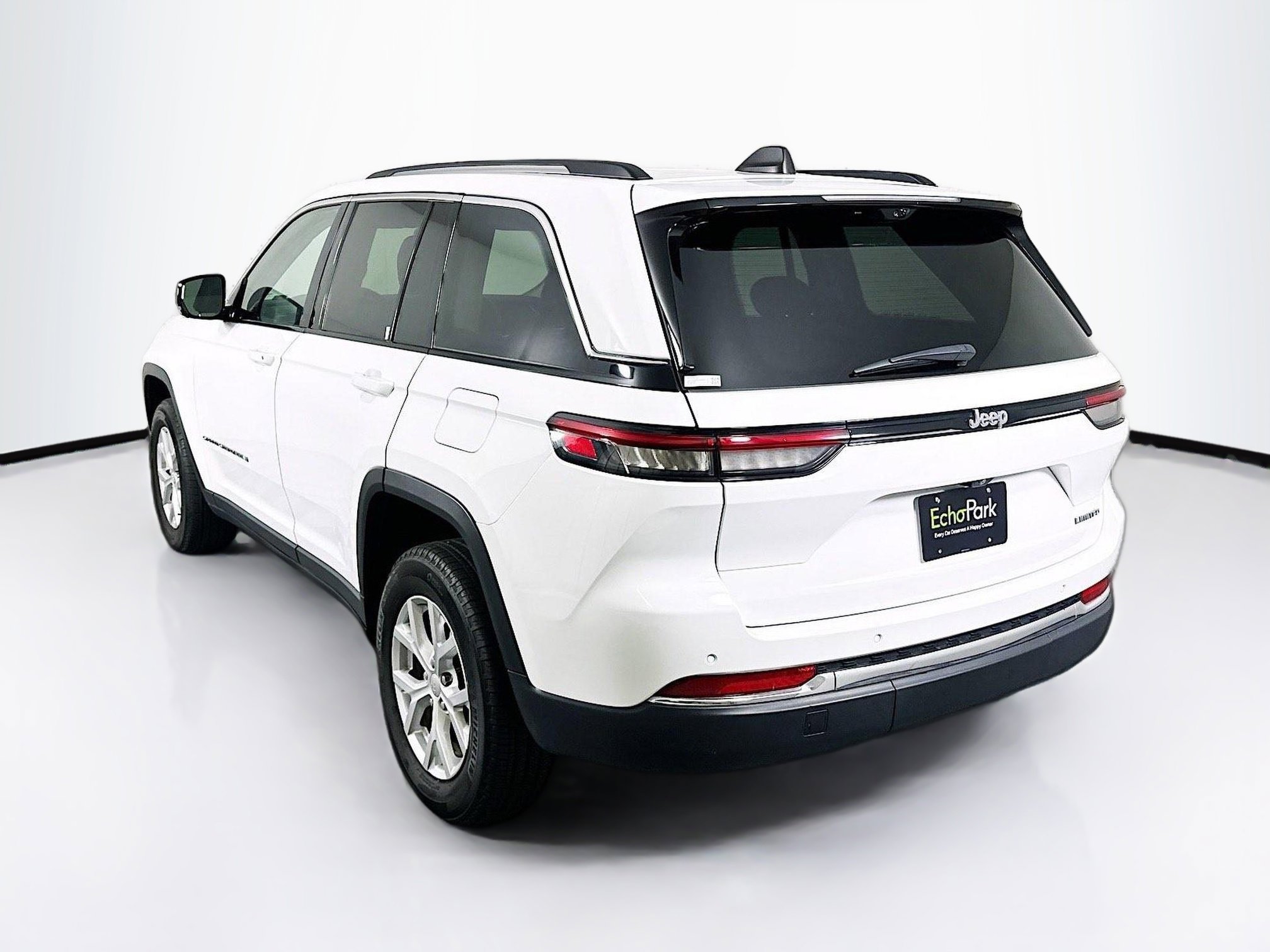 Used 2023 Jeep Grand Cherokee Limited w/ Luxury Tech Group II RWD image 5