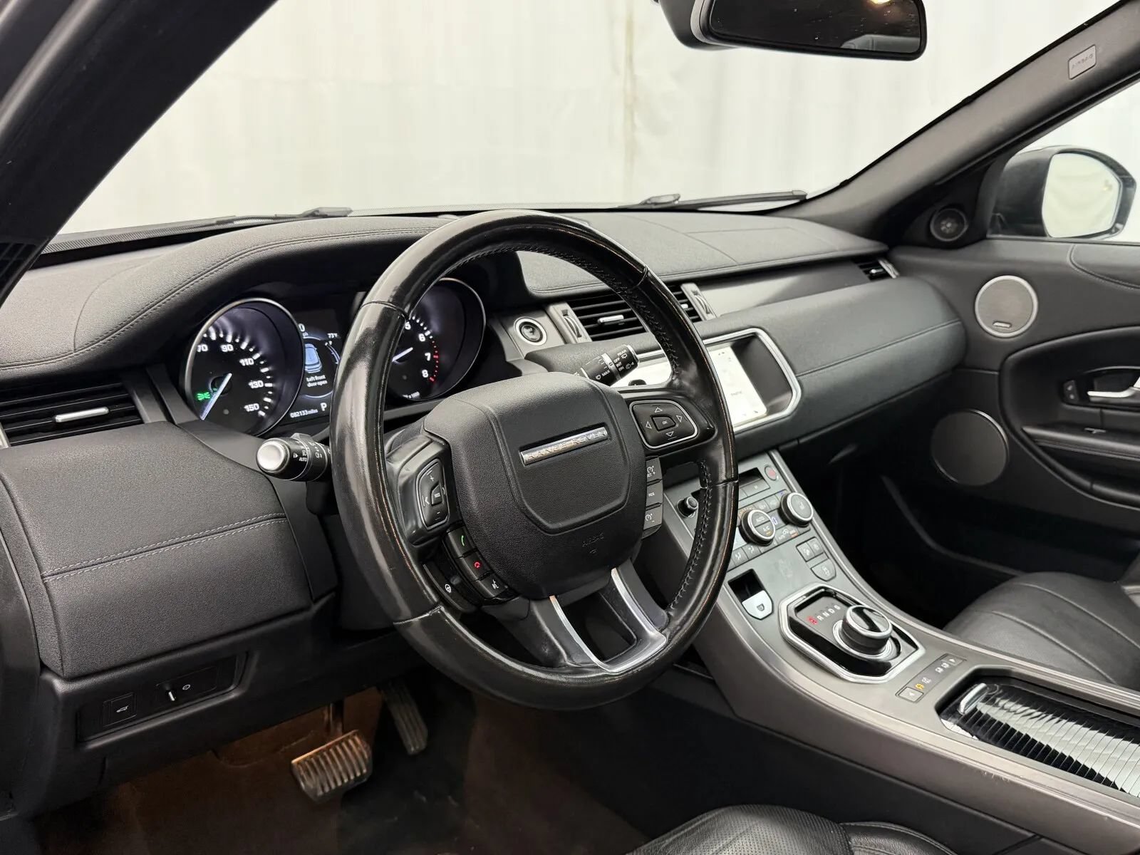 Used 2018 Land Rover Range Rover Evoque Landmark Edition AWD/4WD image 11