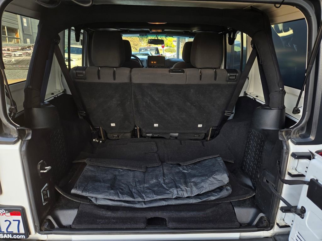 Used 2018 Jeep Wrangler Unlimited Sport S image 24