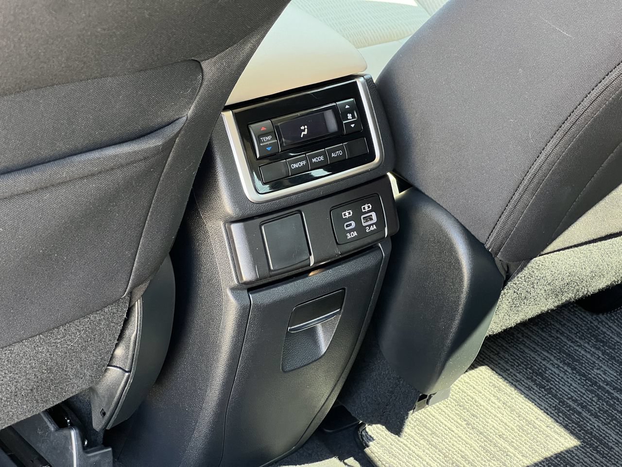 Used 2023 Subaru Ascent Premium w/ Convenience Package AWD/4WD image 23