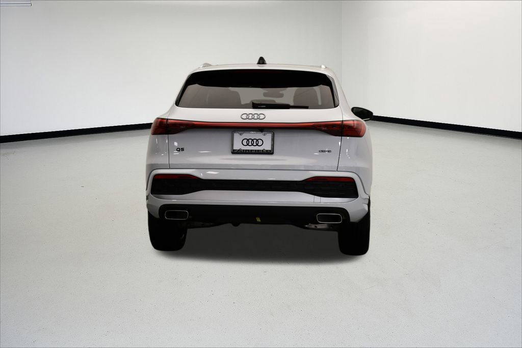 Used 2025 Audi Q5 Premium w/ Convenience Package image 4