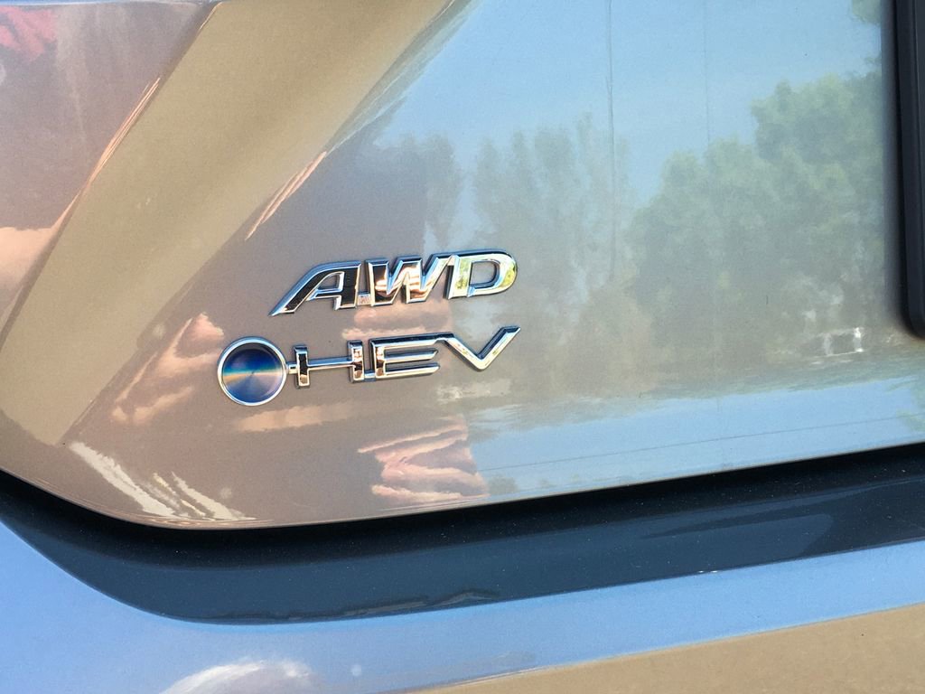 Used 2025 Toyota Camry SE AWD/4WD image 6