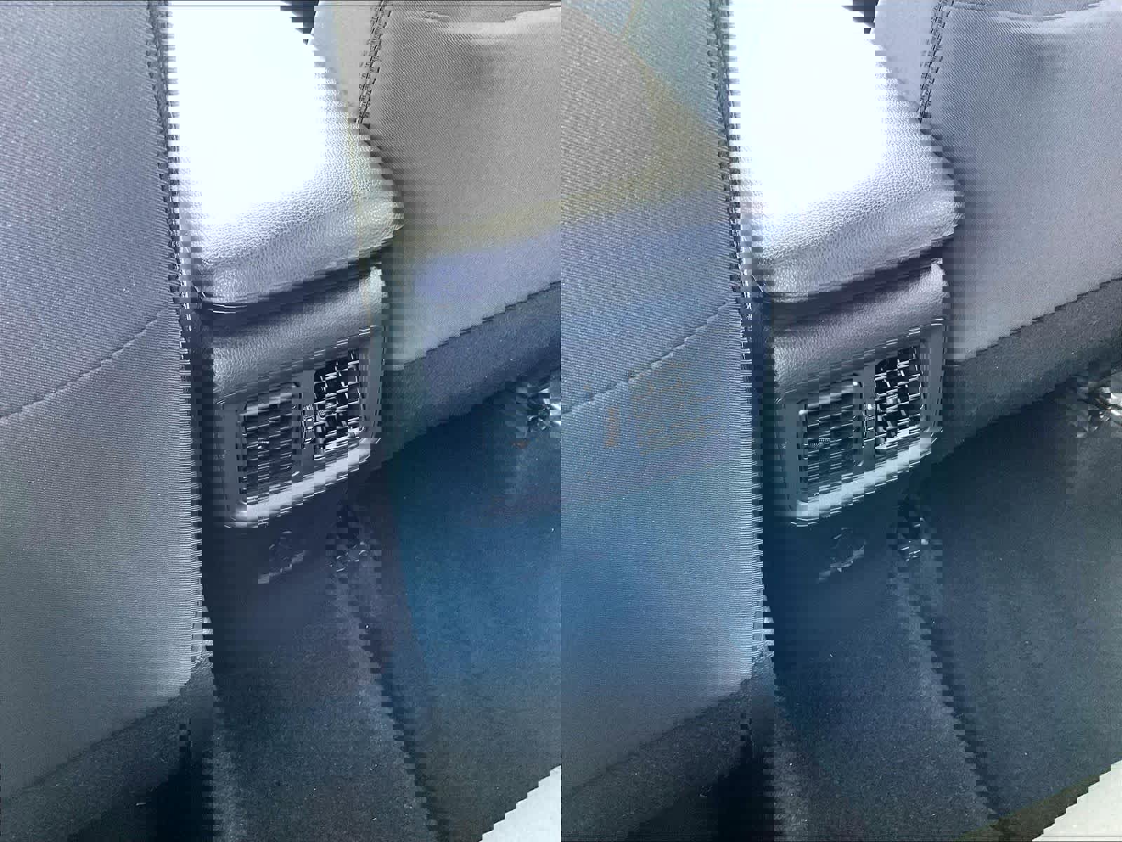 Used 2025 Toyota RAV4 LE image 28